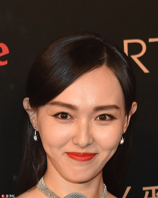 杨幂宋茜热巴现场比柔韧性,杨幂宋茜孟美岐