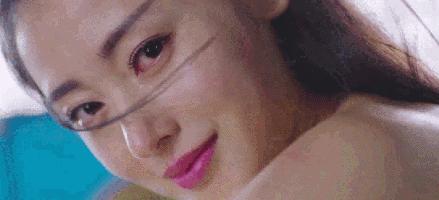 收下这个金闪闪的少女梦吧