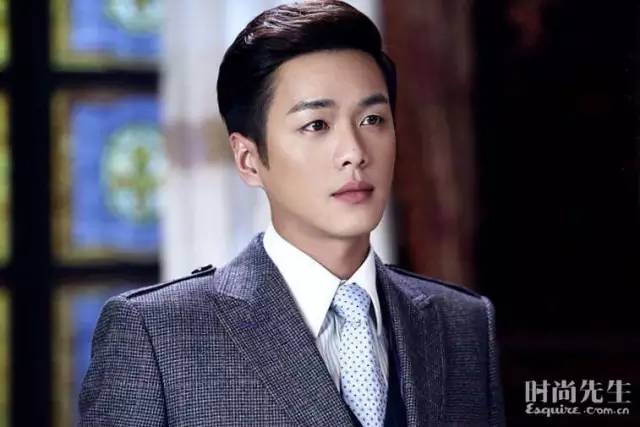 领带和西服应该怎么搭配,领带是和西服搭还是衬衫搭