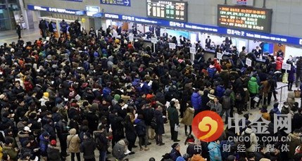 春运最新火车票预售时间,铁路春运提前多久抢票