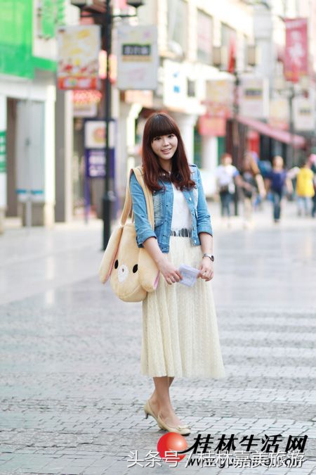 桂林街拍美女看完你会更想来桂林旅游的