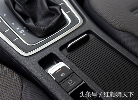 2016款高尔夫登场，高配几乎变标配，爽!