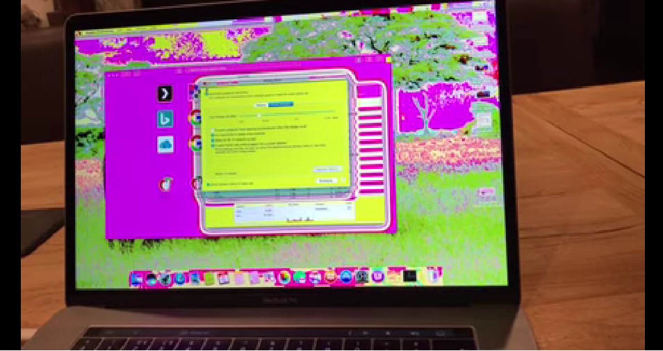 新款macbookpro使用时出现花屏,苹果macbook系统更新白屏