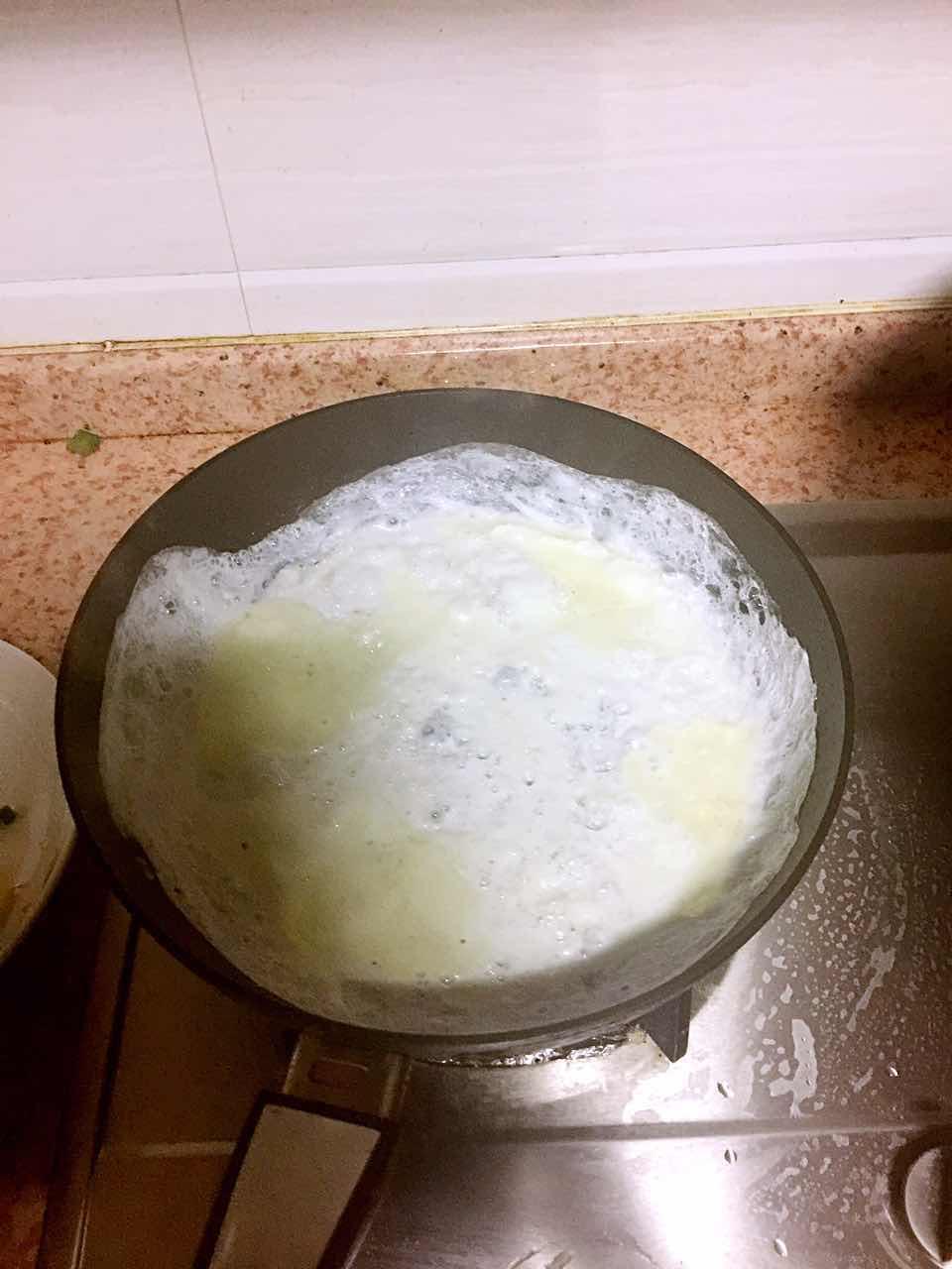 昨天剩的饭用电饭锅怎么蒸,黄金炒饭怎么才能炒成颗粒分明