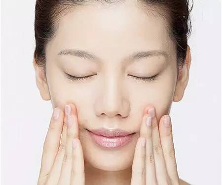 化妆用sk2神仙水,用sk2湿敷痘痘用哪种化妆棉