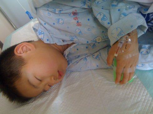 两岁宝宝肛裂原因,两岁左右孩子肛裂