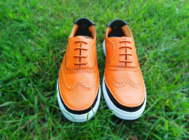 可以自由搭配鞋底的鞋子,一款百搭时尚的鞋子适合宽脚