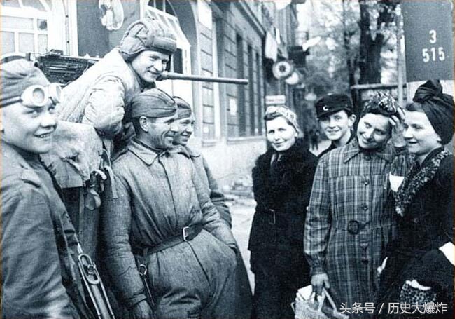 昔日霸主德国二战后如此狼狈，廉价的美军香烟都能成“货币”