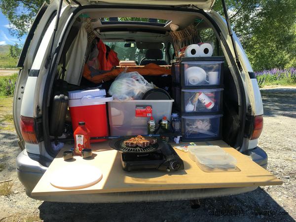 四川夫妻自改房车旅行,成都妹子环游世界