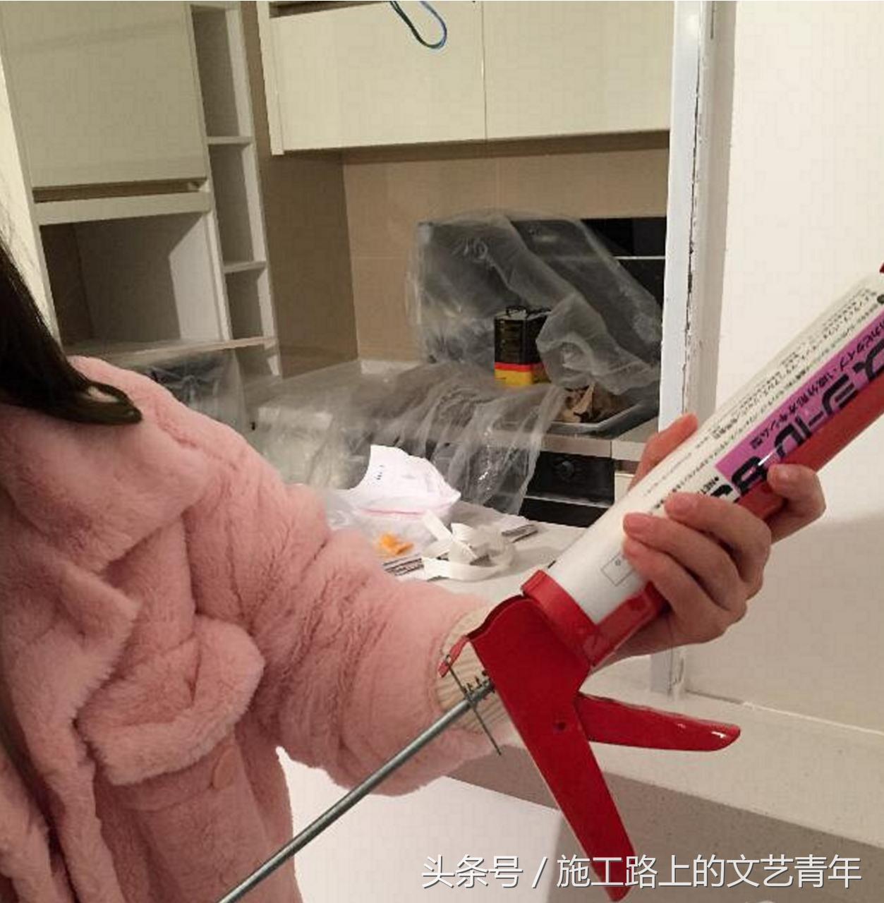 橱柜上面要不要打玻璃胶,橱柜台面要不要打玻璃胶