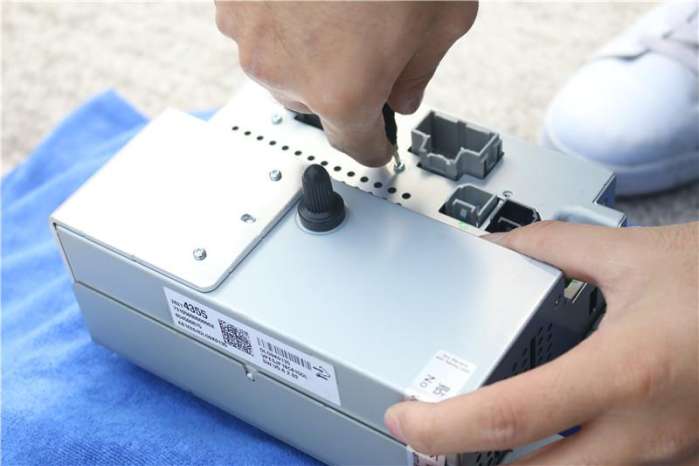 英朗装畅影CE导航模块加倒车后视，科技无处不在