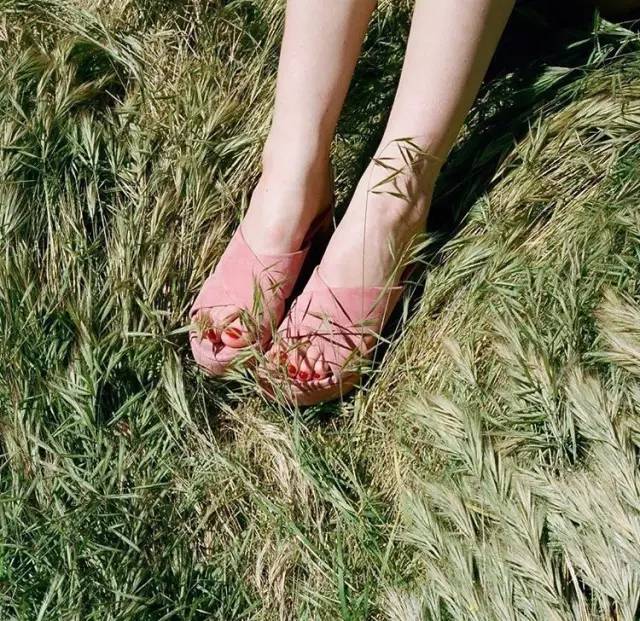 潮范十足的休闲鞋出行时尚两不误,盘点五款适合日常穿搭的时尚潮鞋