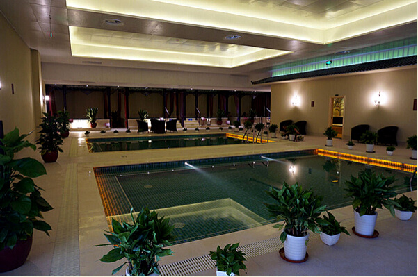 周末去温泉山庄度假,周末去泡汤