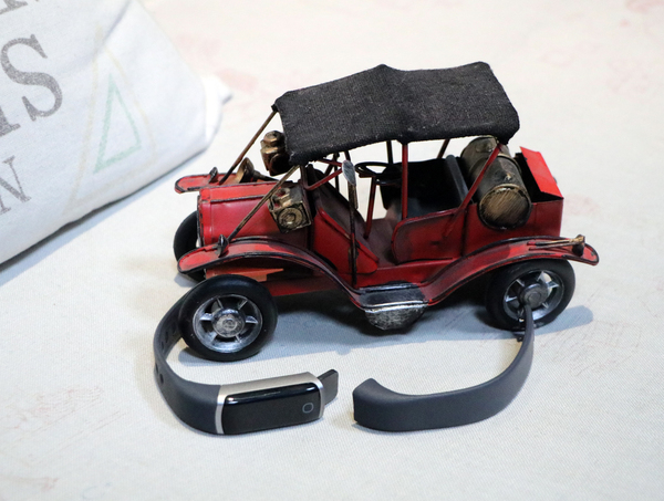 乐心手环zivaplus区别,乐心小米华为手环横评