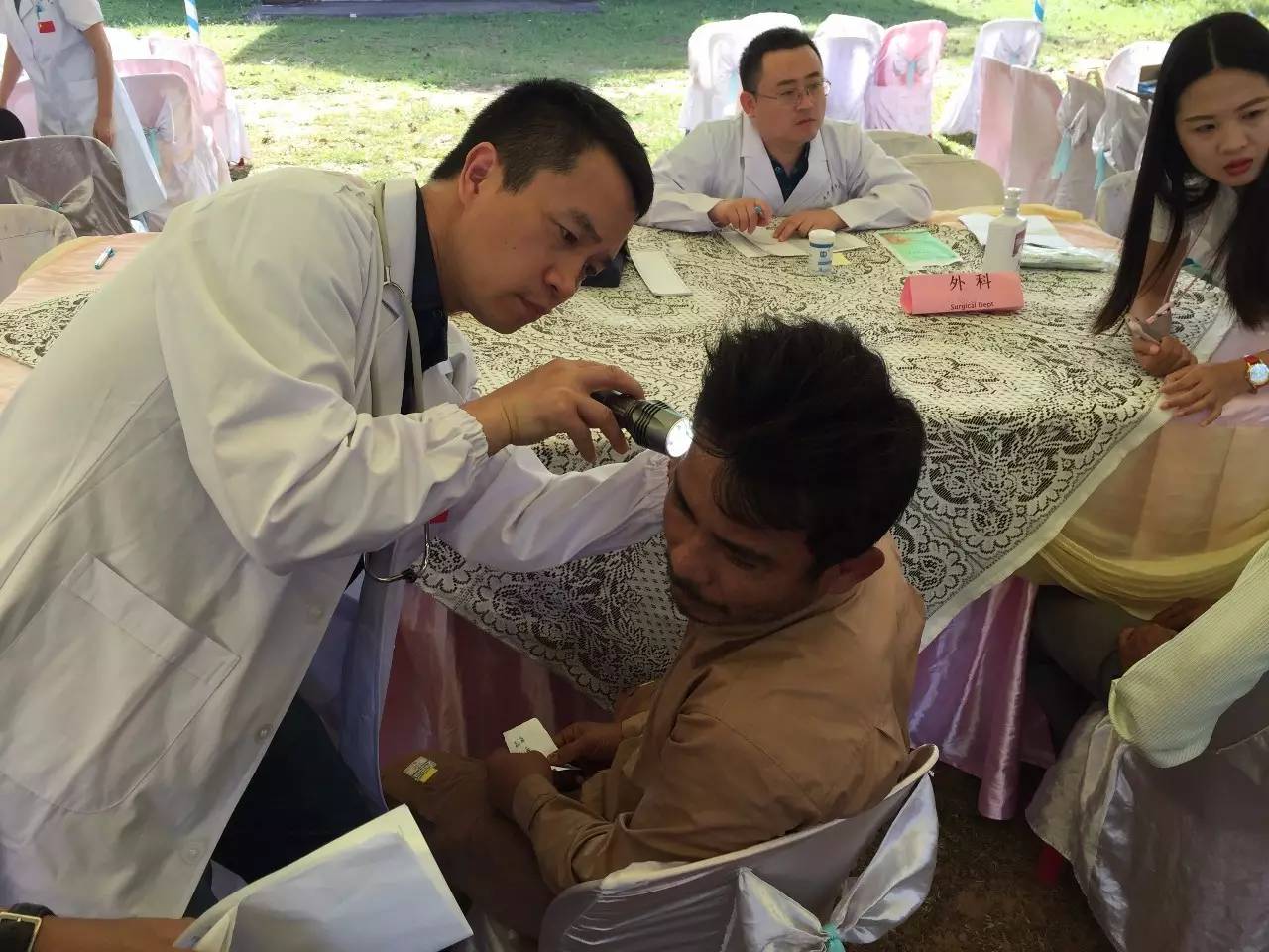 我院援鄂医疗队员踏上返乡之路,我院第一批援鄂医疗队整装待发