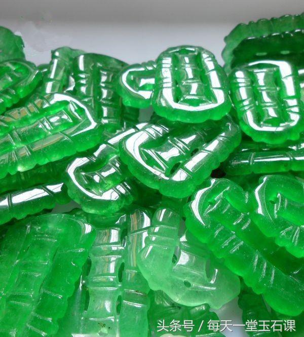 翡翠色差对人体的影响,湿气对翡翠的影响