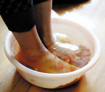 秋冬季泡脚快速祛湿气配方,冬季感冒驱寒湿泡脚的方子