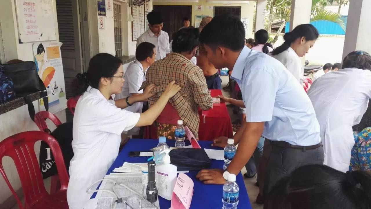 我院援鄂医疗队员踏上返乡之路,我院第一批援鄂医疗队整装待发