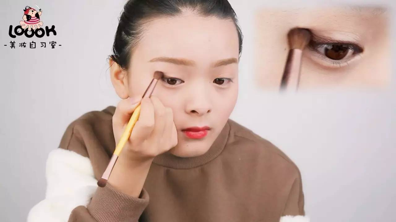 眼线晕妆怎么办教你一招,什么眼线不容易晕妆