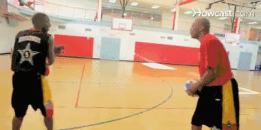 你听说过屁股也能传球吗？各种花式传球秀一脸！