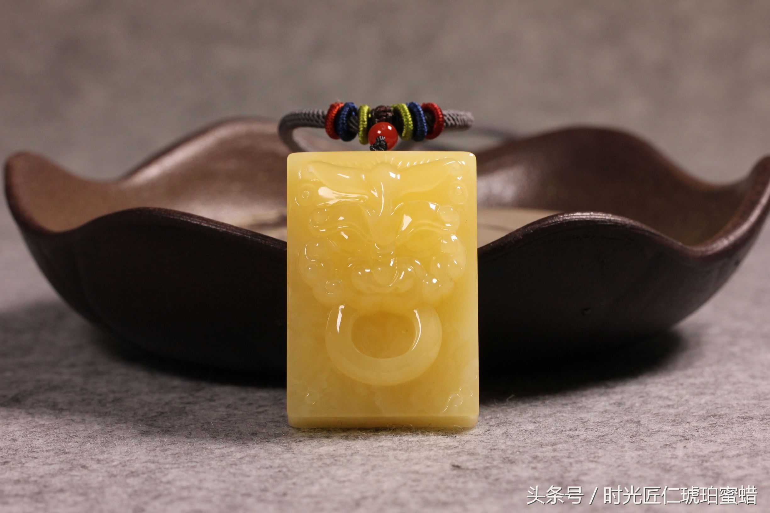 琥珀蜜蜡有什么作用与功效,琥珀蜜蜡粉的药用