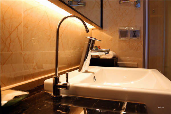 白云机场附近有什么酒店,在白云机场6个小时去哪里