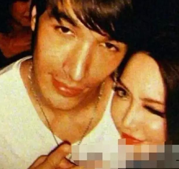 36岁蔡依林身价上百亿,蔡依林与锦荣六年爱情马拉松