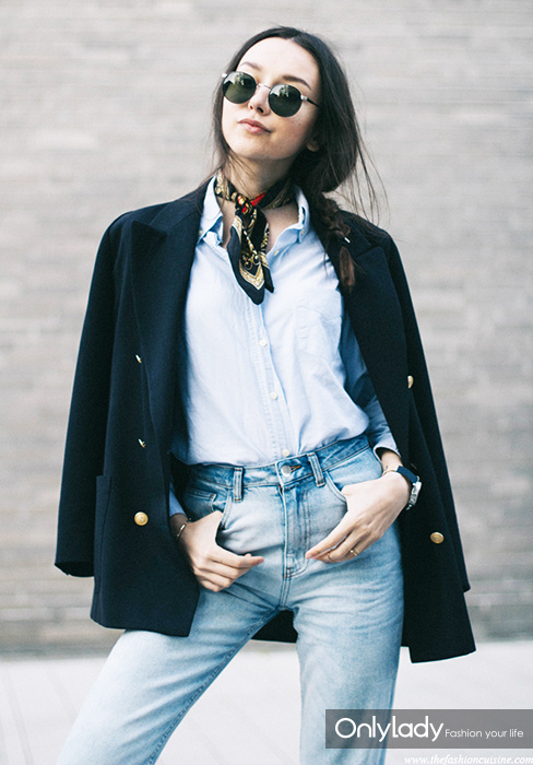 凯特王妃蓝色丝巾,凯特王妃戴丝巾