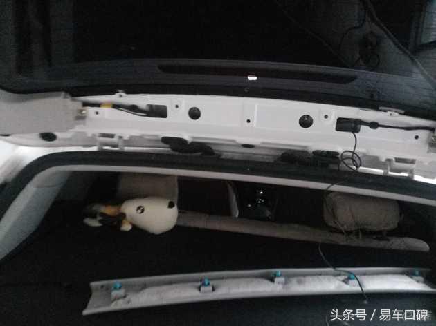 众泰t60后备箱右侧漏水,众泰t600发动机漏水