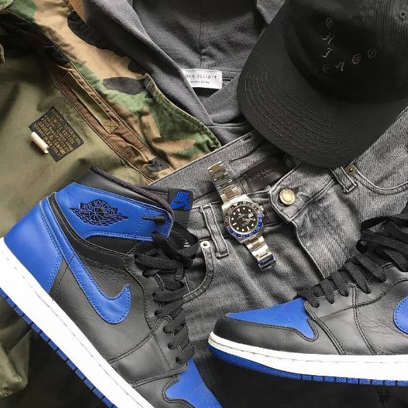 aj1为什么感觉两双鞋面不一样,aj1灰白高帮最新发售的是限量款吗