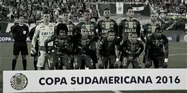 2021足坛感动泪目瞬间,2016足坛十大催人泪下的瞬间