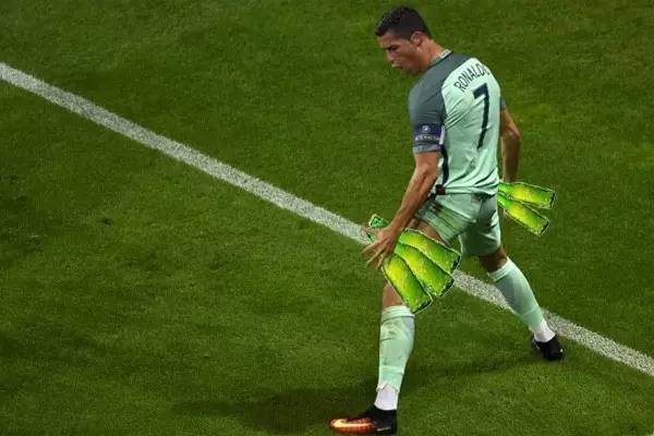 “双旦”临至，C罗总裁忙着怎么撩动全世界的雄性雌性荷尔蒙