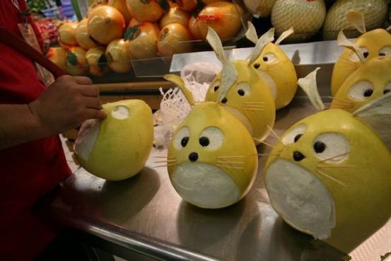 柚子皮别再扔了烤热了,柚子皮千万别丢了