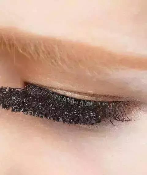 新手刷睫毛的正确方法,刷睫毛的好办法