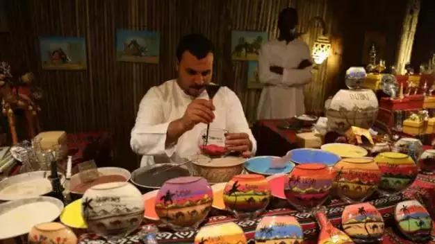 迪拜王子开车去沙漠越野,沙漠越野迪拜沙漠汽车赛