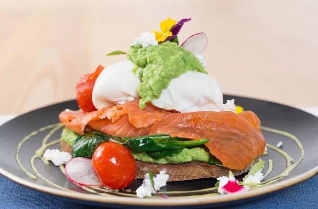 这期新店合集有家店，挤爆滨江，姑娘们一次撸200串都不过瘾！