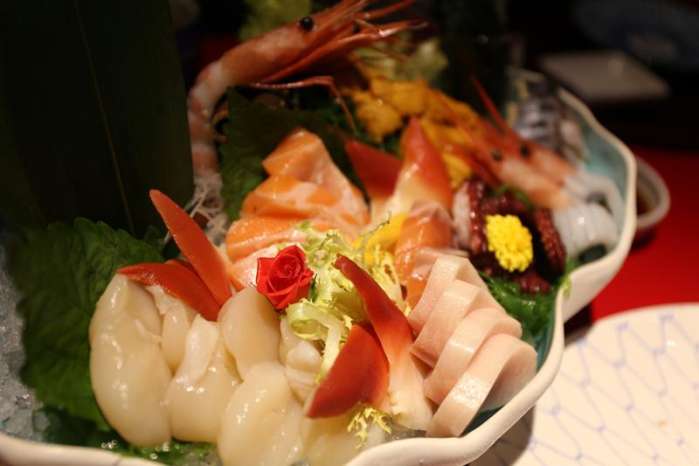 一家私人俱乐部画风的日料店