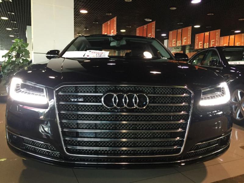 奥迪a8lw12成功人士标配,17款奥迪a8lw12