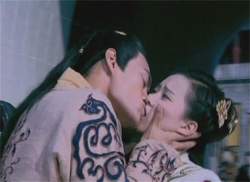 赵丽颖被哪些男明星吻过,女星赵丽颖吻戏