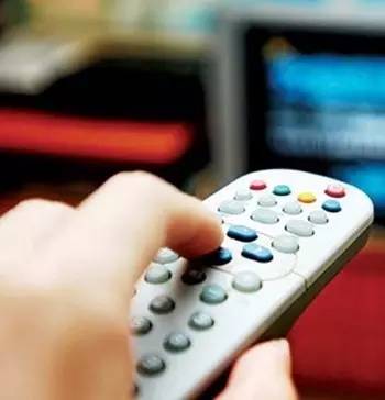 电视突然爆炸事件,电视突然炸了怎么解决