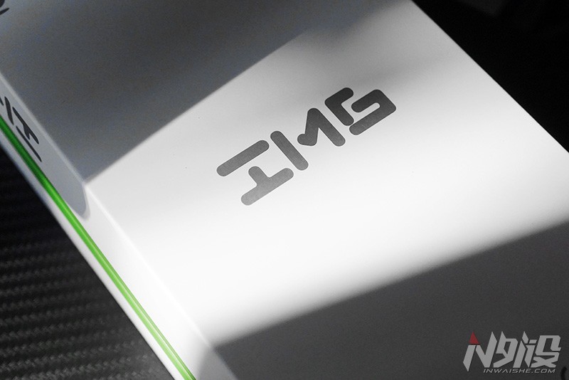 通体发光i-ROCKSIM6游戏鼠标图赏