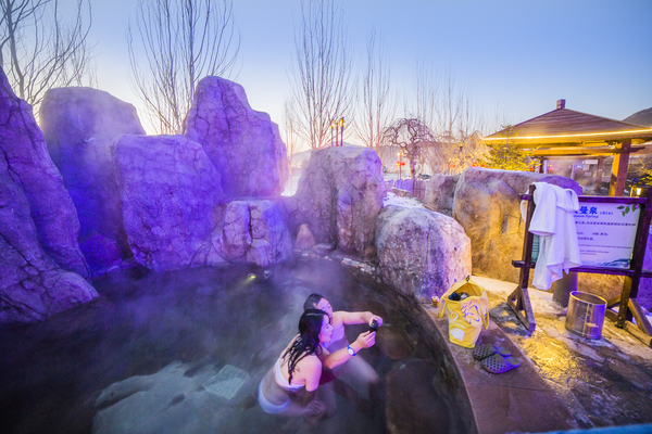 绚烂这夜的碧湖，醉了你的温暖柔情