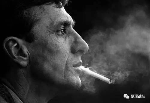 交织爱与痛盘点2016足坛十大事件,2022年足坛十大新闻