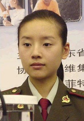 解放军艺术学院毕业的明星有哪些,董洁的颜值巅峰时期