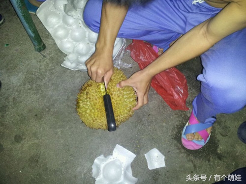 孕晚期吃一个榴莲会不会发动,孕晚期吃了一个榴莲真的会长胎吗