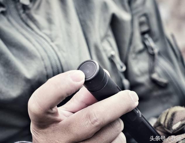 机械棍防身,狭小空间防身机械甩棍