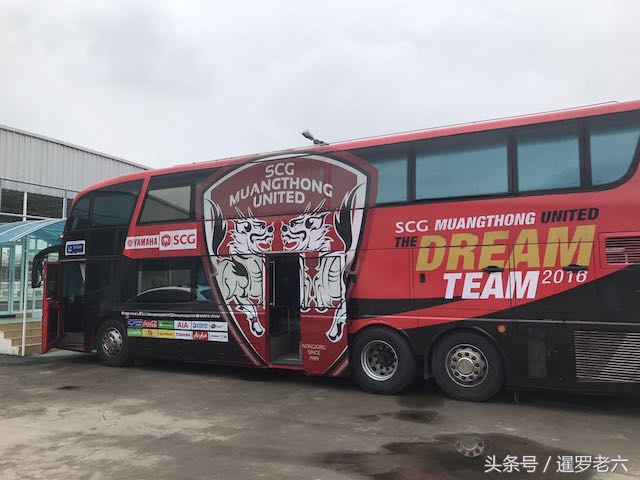 泰超冠军蒙通联的咖啡店来一杯“冰可可”,味道一般,杯子不错!