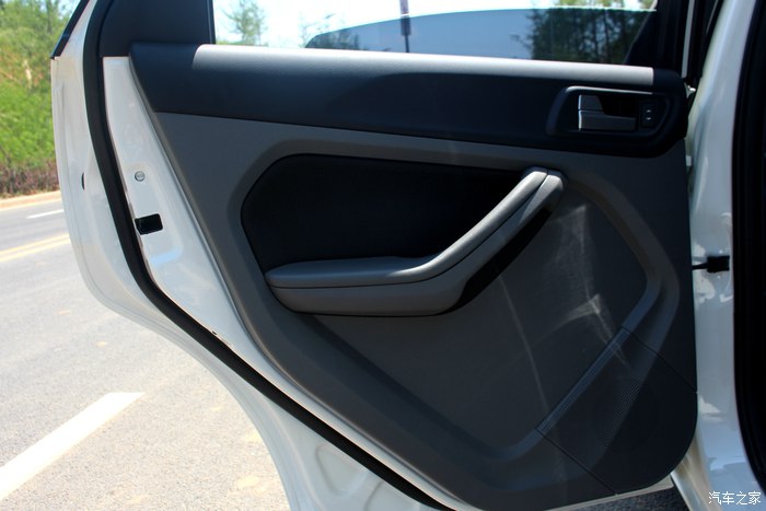 福克斯1.8l手动驾驶体验,经典福克斯1.8用车感受