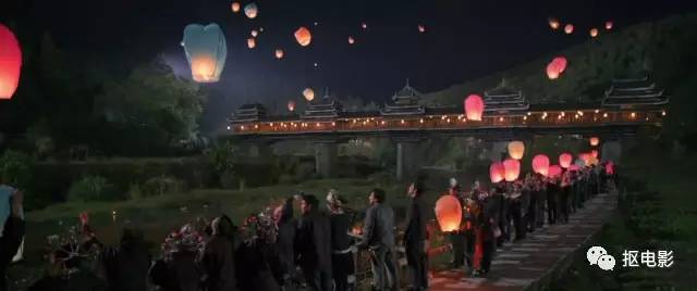 功夫瑜伽成龙和蛇,功夫瑜伽成龙带着狮子飙车