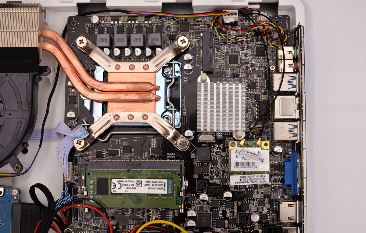 未到年二十八就扫除,晒一下我书房用的主力电脑